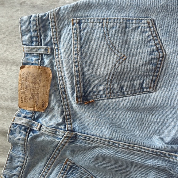 Vintage, Waist 33 Levi's Denim Shorts - Picture 4 of 5